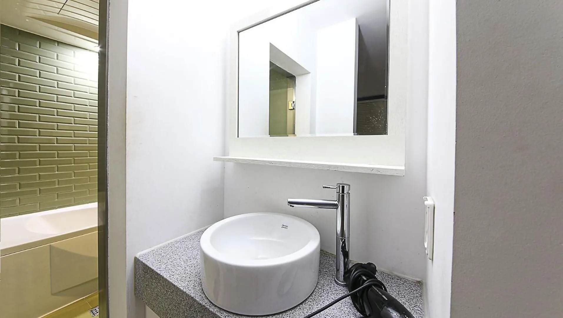 Ignis Hotel Busan 2*,