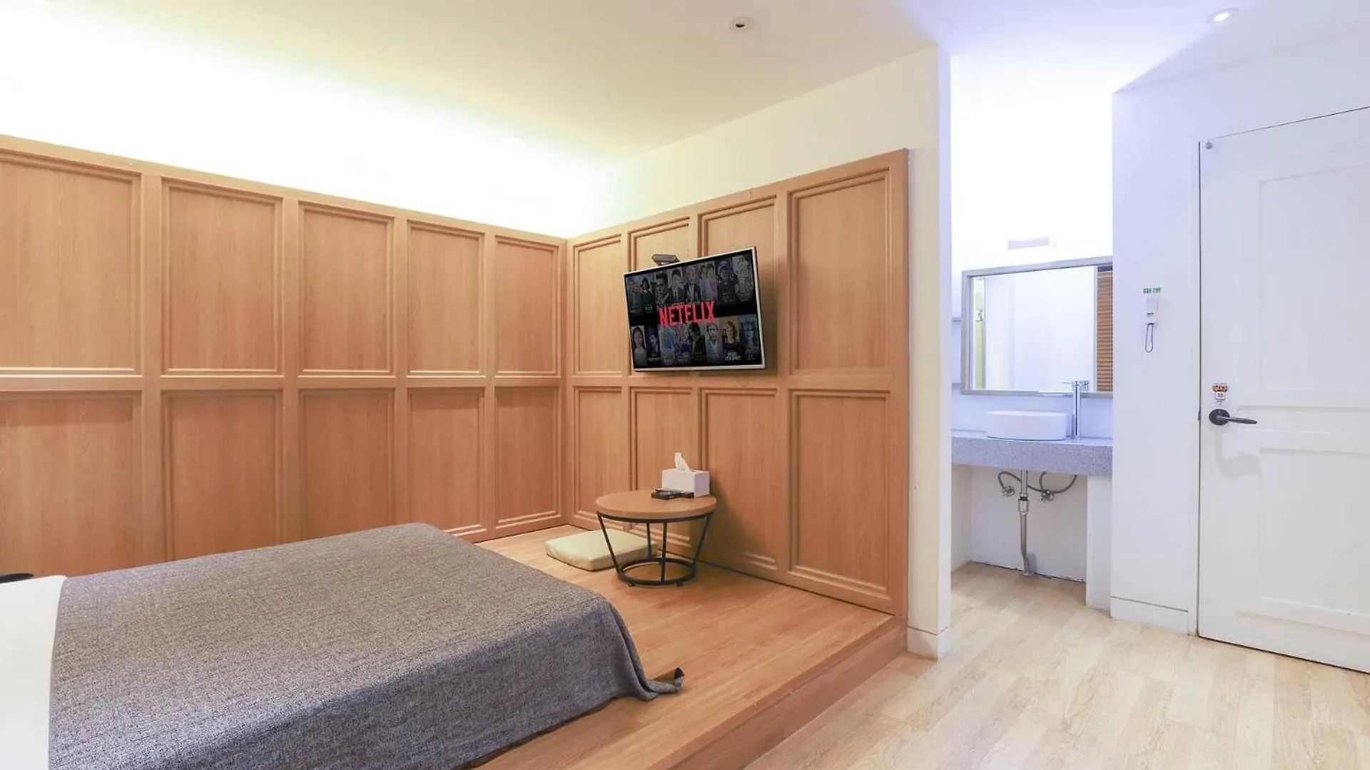 Ignis Hotel Busan 2*,